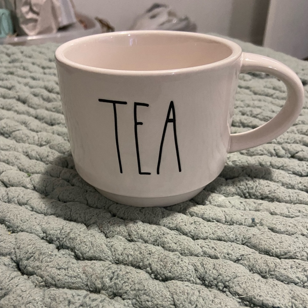 Rae Dunn ‘Friends’ mug